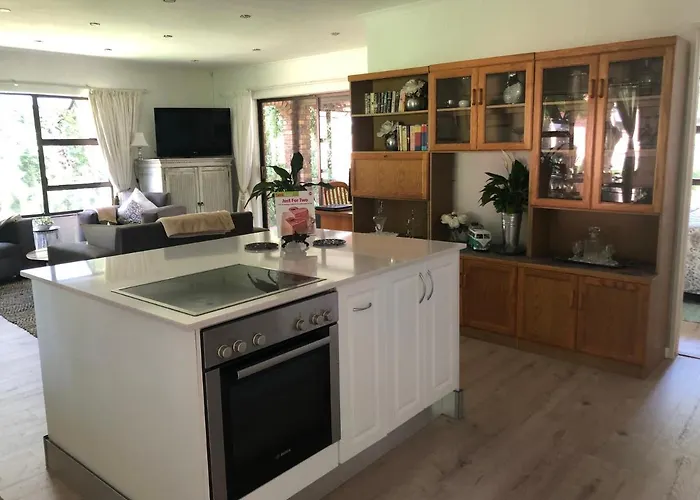 Waybury Cottage - A Cozy Home From Home !