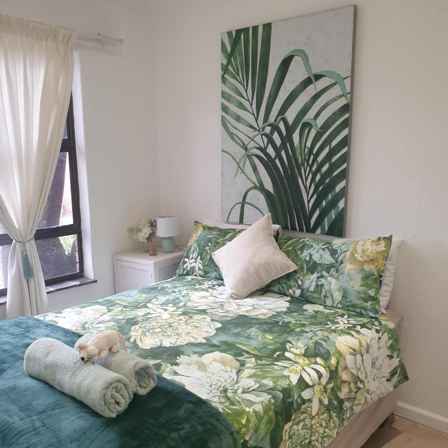 Waybury - A Cozy From ! Johannesburg